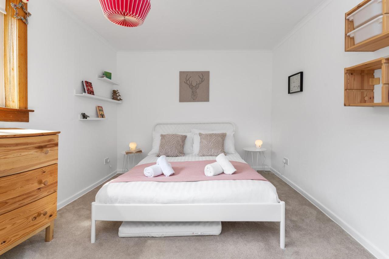 אדינבורו Cozy With Character Cheerful Home With Garden At Leith Links Park מראה חיצוני תמונה